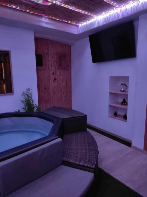 Nuit Romantique Avec Spa Privatif Meilhaud Buitenkant foto